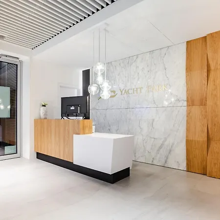 Faltom 20 Yacht Park Premium * גדינייה