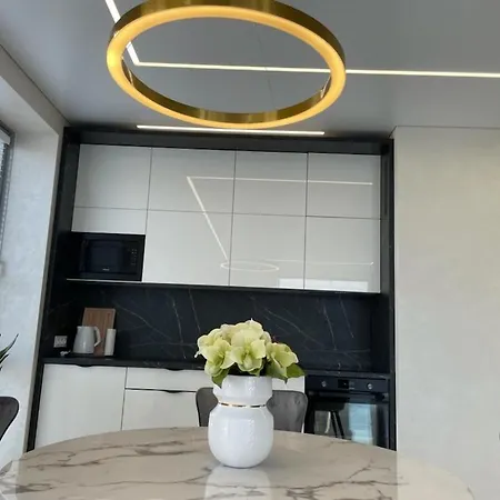 Faltom 20 Yacht Park Premium גדינייה