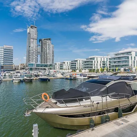 Faltom 20 Yacht Park Premium Parking Апартаменты